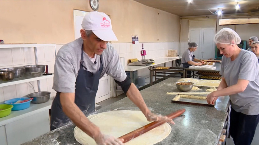 Арабские лепешки и сладости: сирийские армяне открывают новые производства