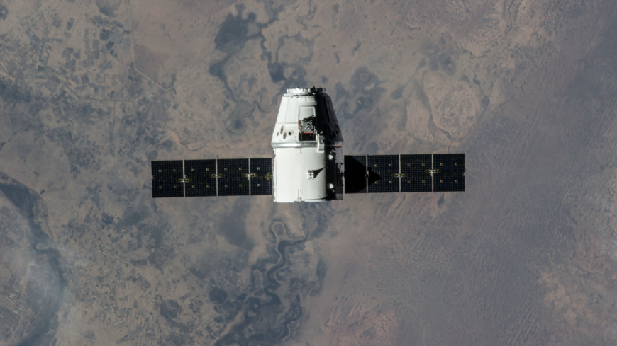 Компания Илона Маска отправила корабль Dragon к МКС