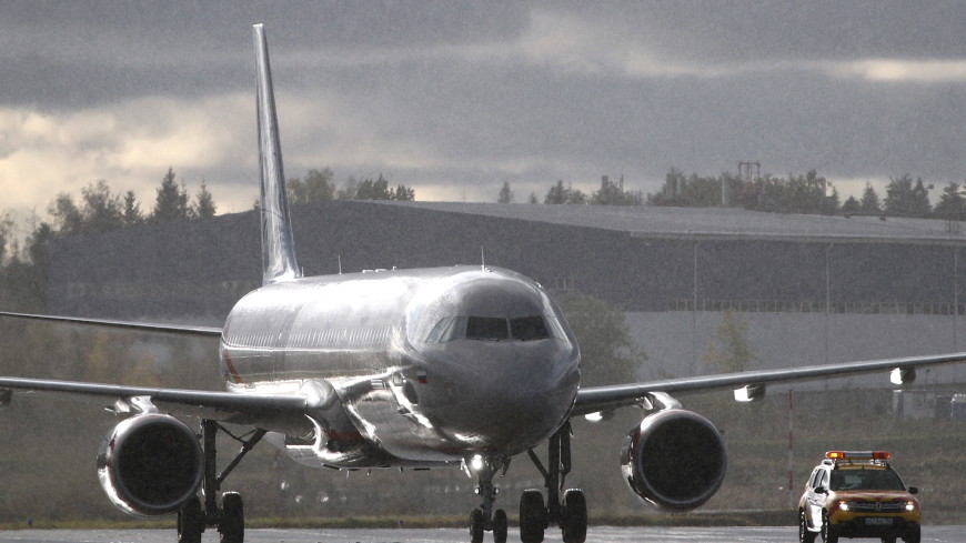 Направлявшийся из Москвы в Куляб самолет А321 экстренно сел в Ташкенте
