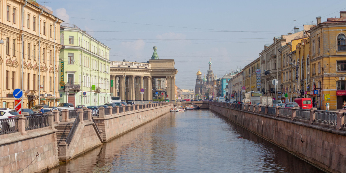 Петербург в мире мир в петербурге. Канал Грибоедова Нижний Новгород. Канал Грибоедова 28 Санкт-Петербург. Набережная Грибоедова. Набережная канала весь мир.