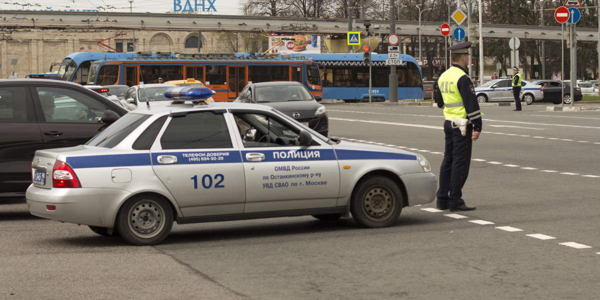 Телефон полиции. 102 Полиция. Номер полиции. Полицейские номера машин. Полиция машина 102.