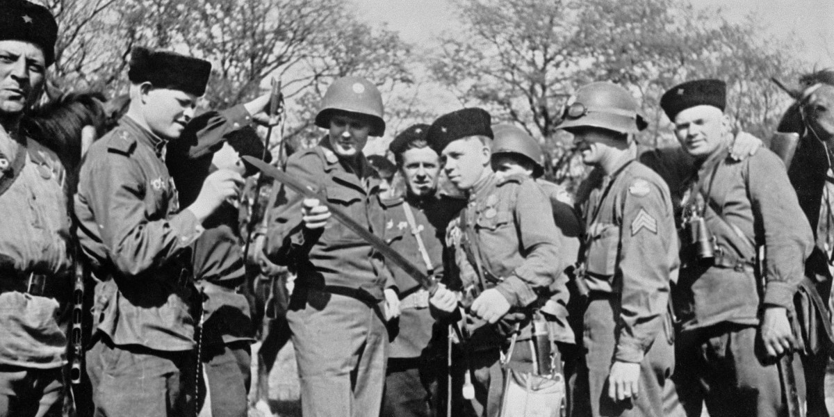25 апреля 1945 г. Торгау 1945. Встреча на Эльбе 1945. 25 Апреля 1945 встреча на Эльбе советских и американских войск.