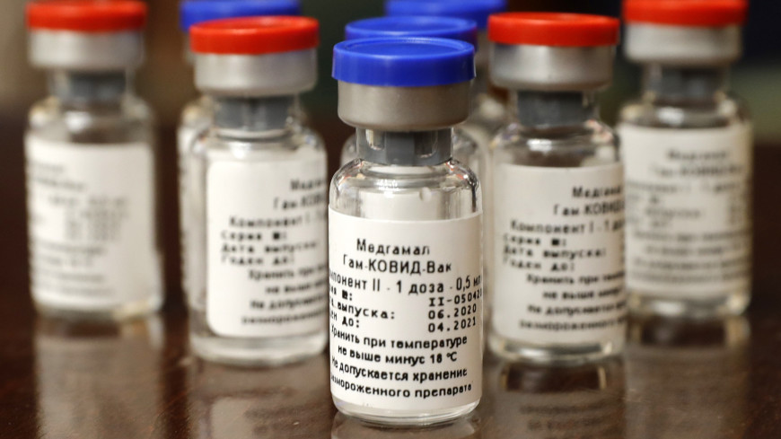 Мурашко: Поставка вакцины от коронавируса во все регионы России начнется после 10 декабря