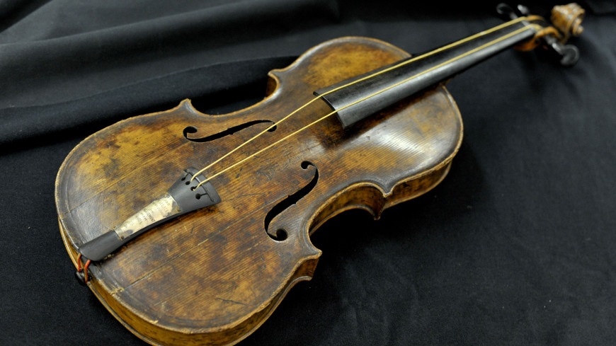 Скрипку музыканта с «Титаника» показали в американском музее