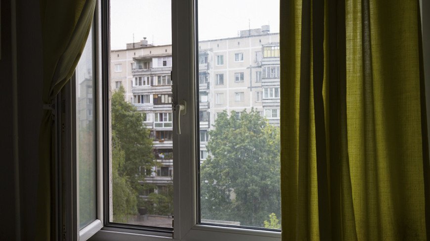 Фото: Татьяна Константинова, &quot;«Мир24»&quot;:http://mir24.tv/, жилой дом, окно, шторы, спальный район
