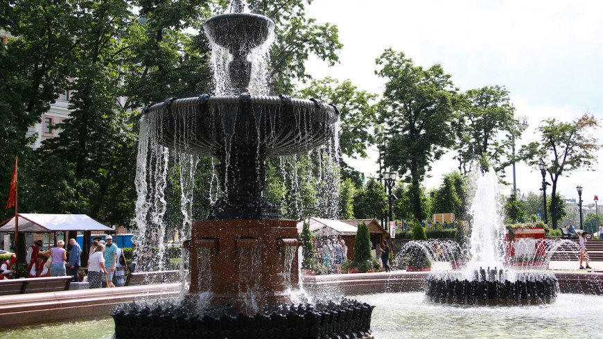 город. улица, фонтан, вода, лето, жара, москва, брызги, парк, капли, 