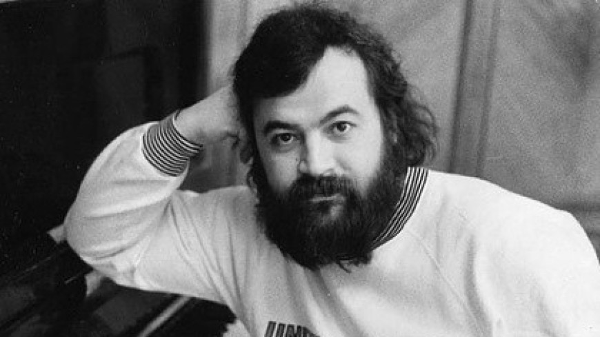 Умер автор песни «На заре» и участник группы «Альянс» Олег Парастаев