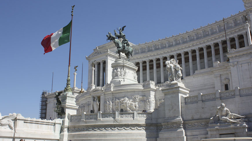 © Фото: Елена Карташова, &quot;МТРК «Мир 24»&quot;:http://mir24.tv/, флаг италии, италия, рим, площадь венеции