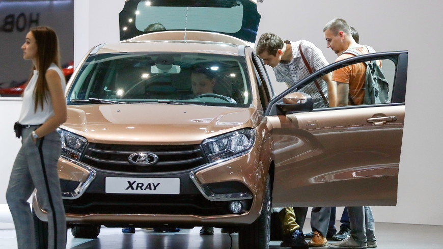 АвтоВАЗ отзывает более тысячи автомобилей Lada Xray