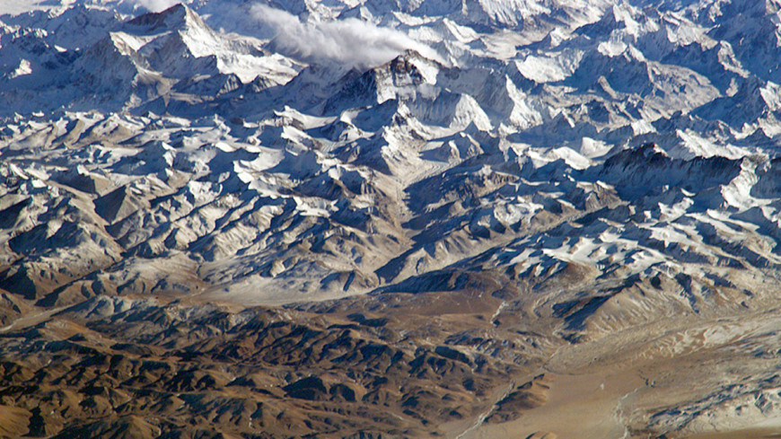 Фото: "NASA":http://earthobservatory.nasa.gov/IOTD/view.php?id=4346, горы, эверест