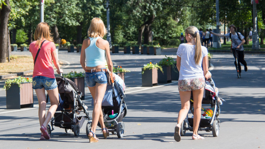 Фото: Татьяна Константинова, &quot;«Мир24»&quot;:http://mir24.tv/, родители, мама с коляской, коляска