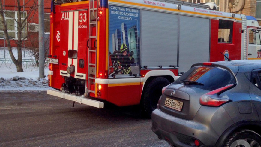 Фото: Анжелика Сафронова (МТРК «Мир») &quot;«Мир 24»&quot;:http://mir24.tv/, пожарные машины, пожар, пожарная, пожарная машина, пожарная охрана, тушение пожара, пожарные, пожарный