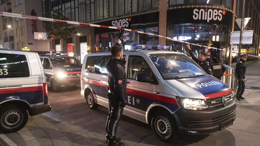 Боец MMA спас полицейского и пенсионерку во время теракта в Вене