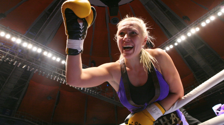 Чемпионка мира по боксу Рагозина устроила скандал в самолете из-за маски (ВИДЕО)