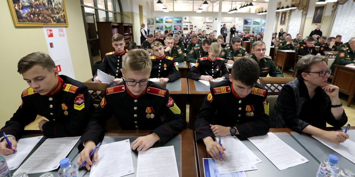 Дневник лмс суворовское училище. Суворовское училище 2000. Московское Суворовское училище. Суворовское училище 2008. Суворовское училище 2000 год.