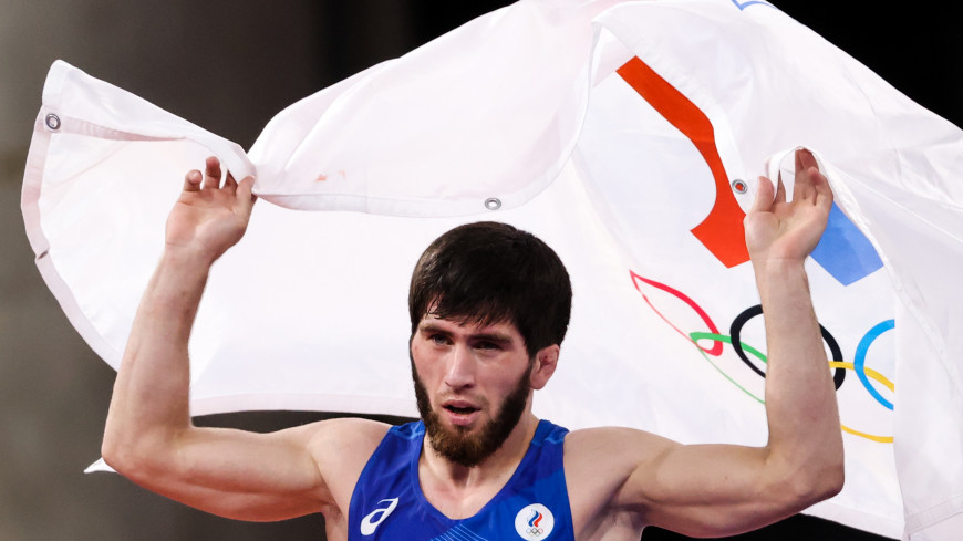 Российский борец-вольник Угуев завоевал золото на Играх в Токио