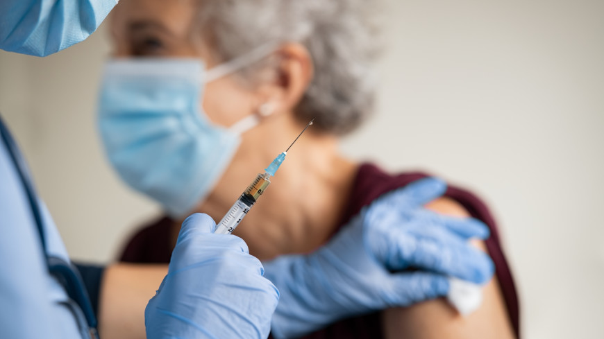 Эксперты одобрили применение вакцины «Спутник лайт» для лиц старше 60 лет