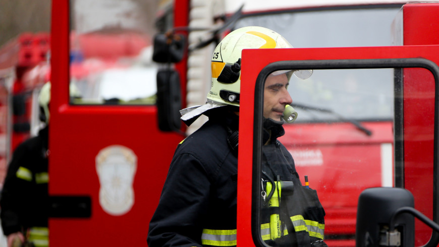 Пожарные эвакуировали более 100 человек из-за возгорания в московском медцентре