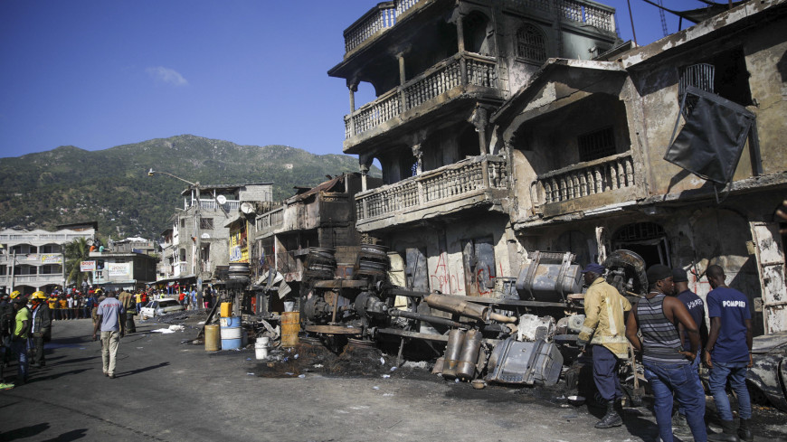 Число жертв взрыва бензовоза на Гаити превысило 60