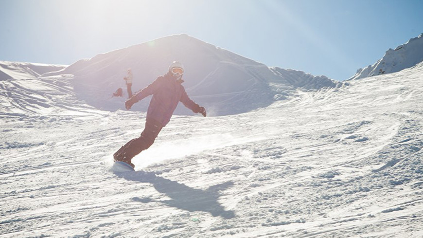 © Фото: Елизавета Шагалова, &quot;«МИР 24»&quot;:http://mir24.tv/, сноубордист, альпы, горы, горнолыжный курорт, сноубордисты, сноуборд