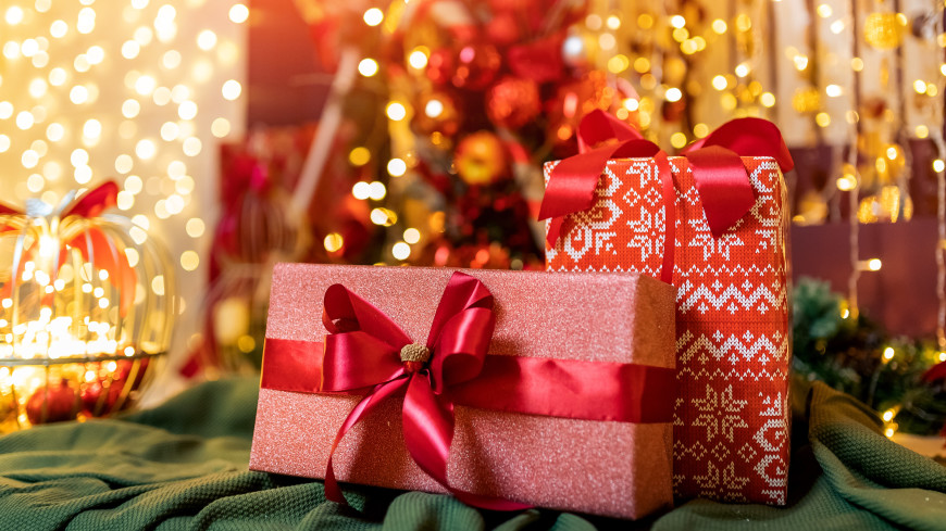 Трусы, пепельница и сувениры: какие подарки лучше не дарить взрослым и детям на Новый год?