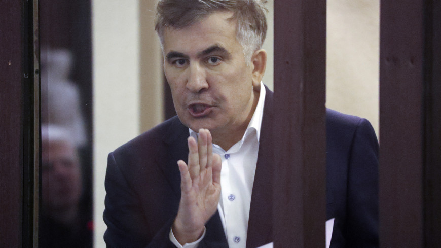 «Эту клетку построил тоже я»: Саакашвили полтора часа перечислял в суде свои заслуги