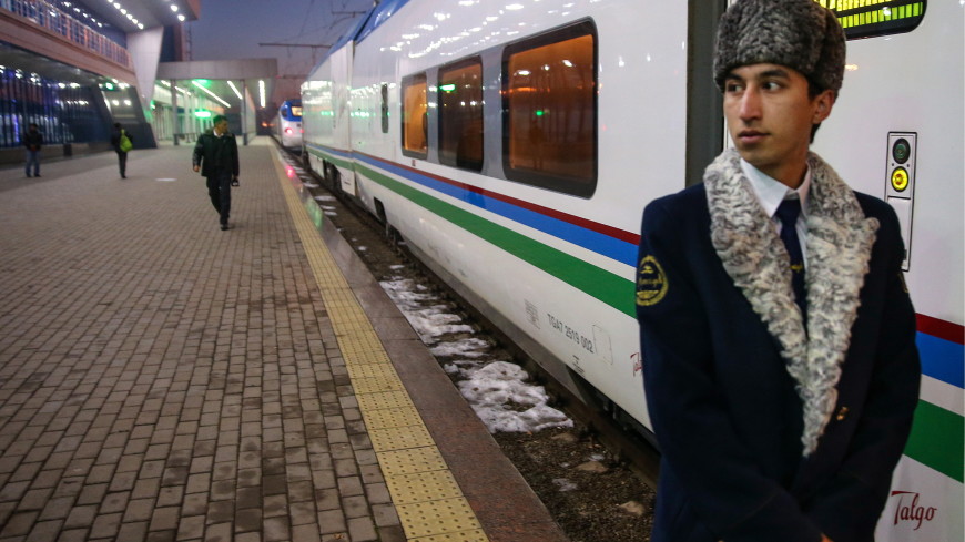 Власти Узбекистана организуют семь железнодорожных рейсов для вывоза своих граждан из России