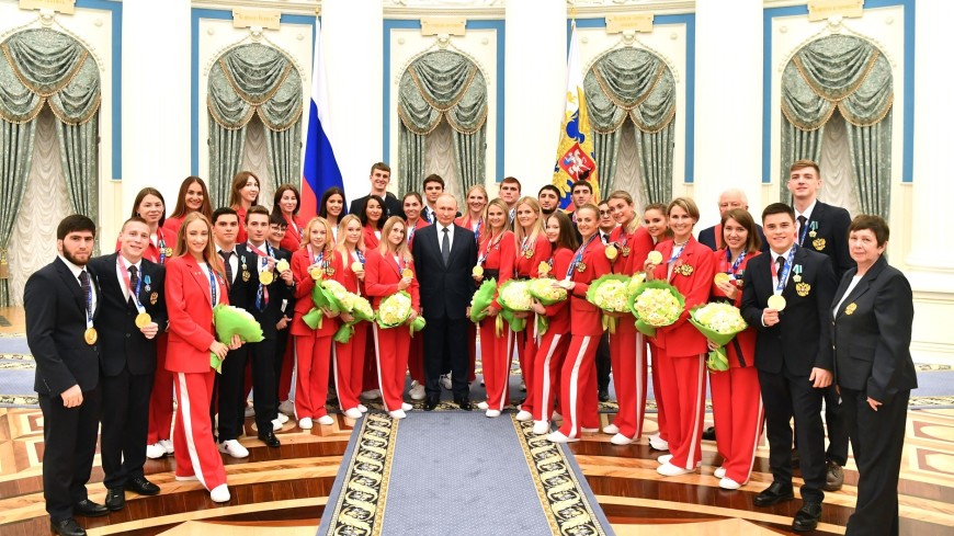 Путин: Россия продолжит поддерживать спортсменов, отстаивать их права и интересы