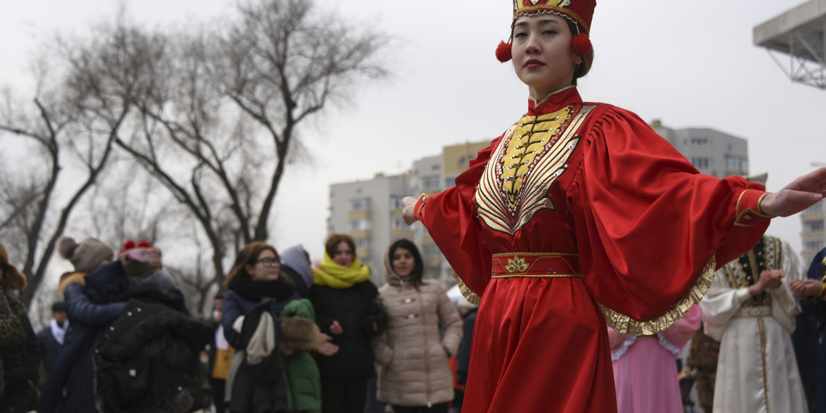 Йоряли на цаган сар. Цаган сар в Калмыкии. Цаган сар калмыцкий праздник. Праздник весны Калмыкия. Цаган сар в 2021 году в Калмыкии.