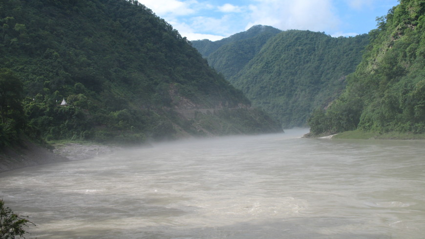 Экологи подсчитали количество пластика в реке Ганг