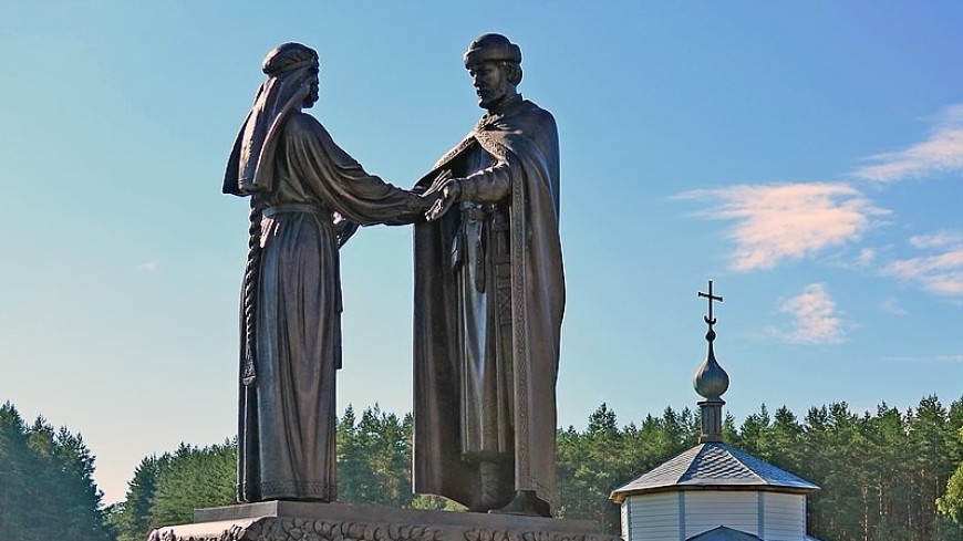 В России отмечают день памяти святых Петра и Февронии