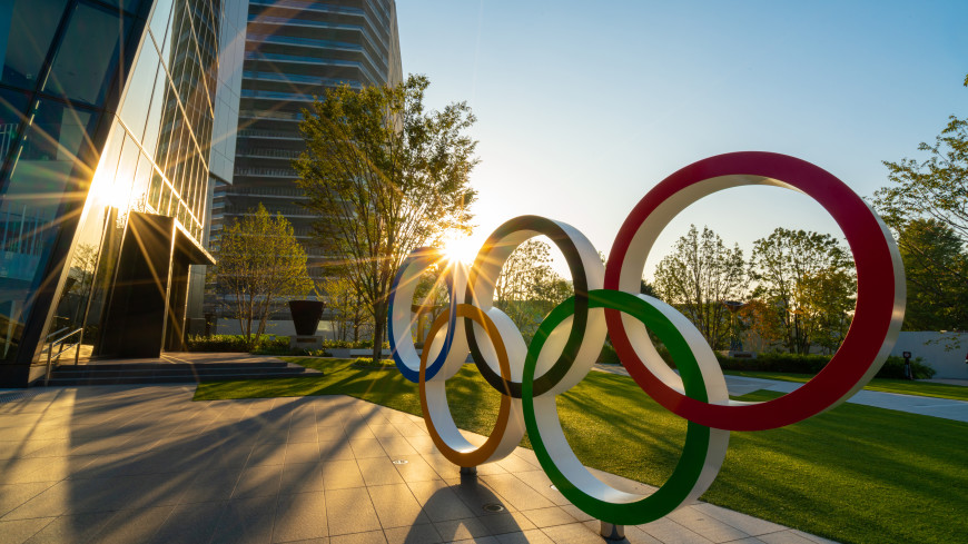 Спортдайджест: Австралийские атлеты заперлись в отеле, японцы рады Олимпиаде, первая медалистка Филиппин вернулась на родину