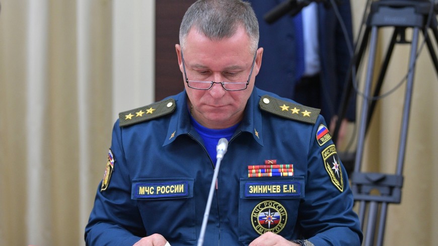 Глава МЧС Зиничев поручил увеличить группировку для борьбы с пожарами в Челябинской области