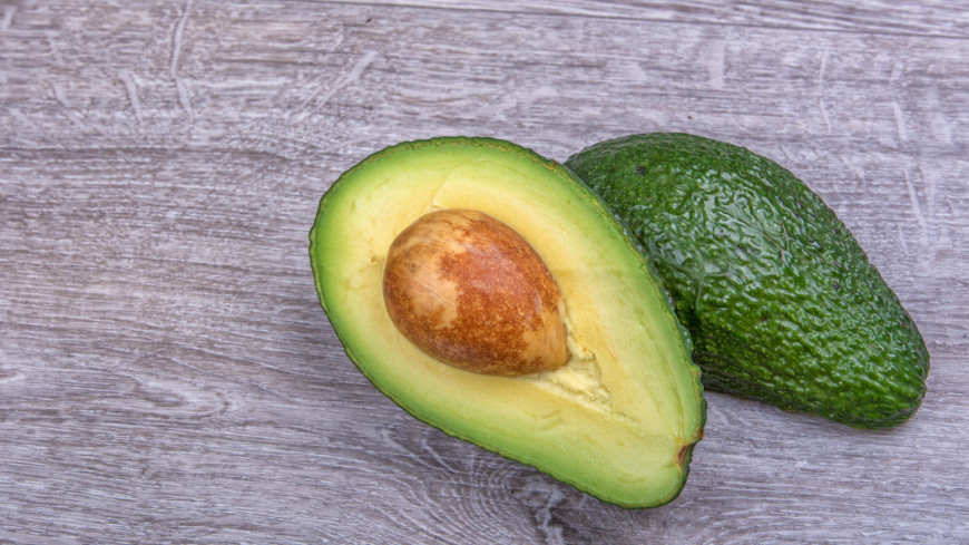 Сжигает жиры и расщепляет избыток холестерина: пять полезных свойств авокадо