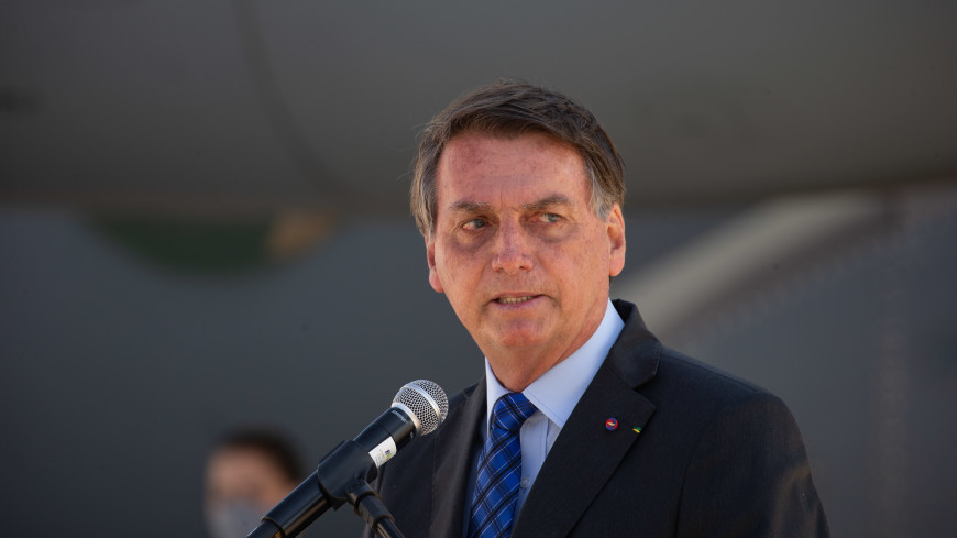 Президент Бразилии Болсонару госпитализировали с болью в животе