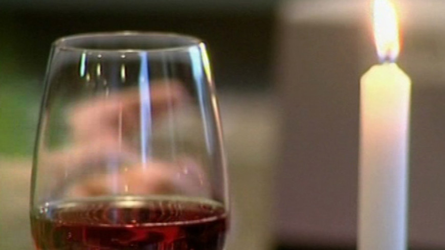 © Скриншот: &quot;«МИР 24»&quot;:http://mir24.tv/, вино, алкоголь, свечи