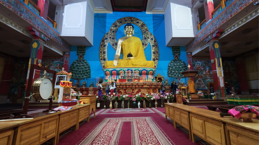 Глава Калмыкии объявил день рождения Будды выходным в республике