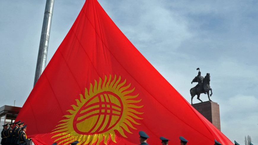 Фото: &quot;Президент Кыргызстана&quot;:http://www.president.kg/ru (автор не указан), флаг кыргызстана, флаг киргизии