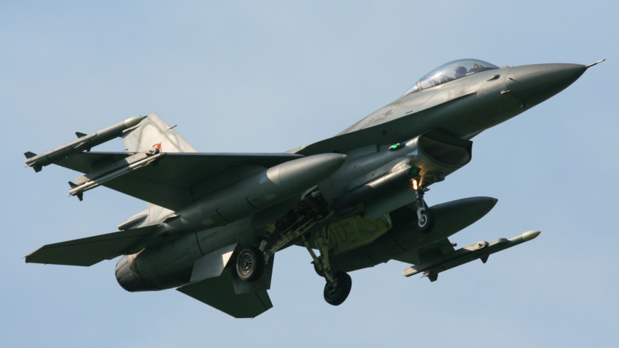 Истребитель F-16 в Греции разбился при экстренной посадке