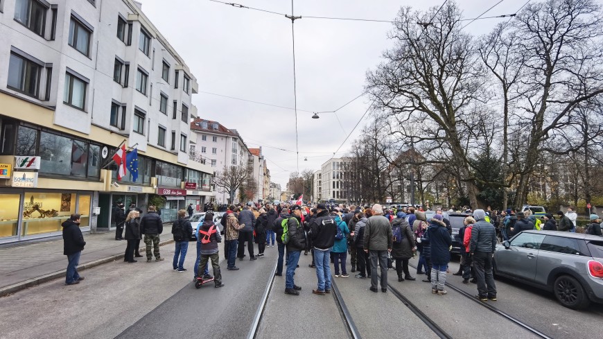 35 тысяч человек в Вене вышли на демонстрацию против COVID-ограничений