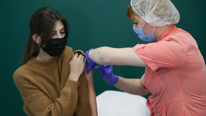 Мурашко призвал после вакцинации вернуться к работе ушедших на пенсию медиков