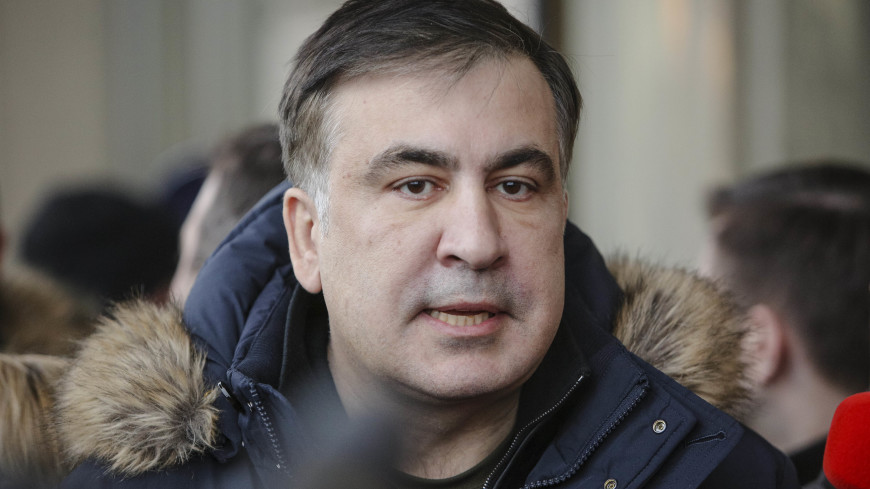 Объявивший голодовку в тюрьме Саакашвили начал есть мед и пить натуральные соки