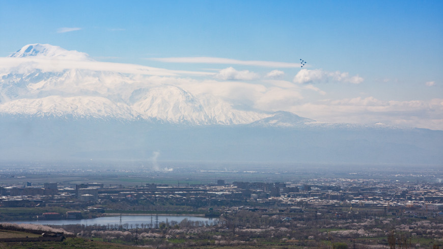 Погода в СНГ: туман в Армении и сильный ветер в Кыргызстане