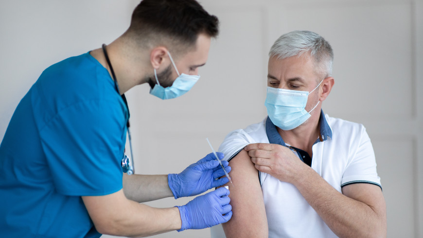 Песков заявил о недостаточном уровне вакцинации россиян от коронавируса