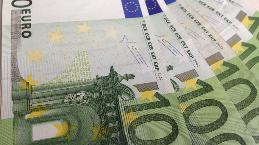 Россияне смогут получить с открытых до 9 марта вкладов евро наличными