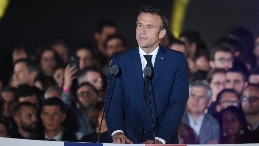 Сердар Бердымухамедов поздравил Макрона с переизбранием на пост президента Франции
