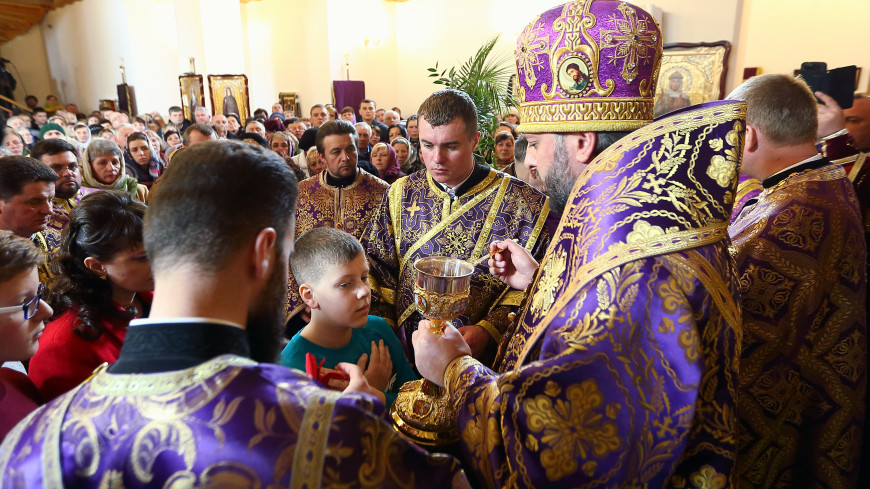 Какие православные молитвы нужно читать перед причастием и исповедью