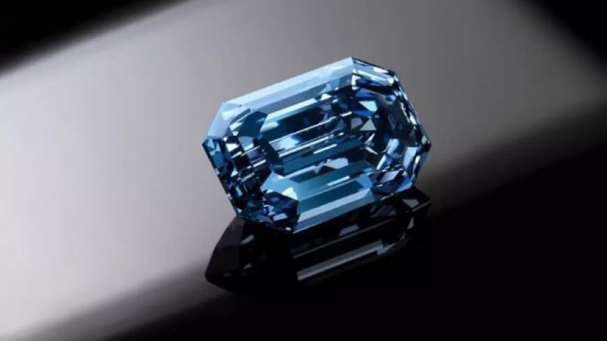 Крупнейший голубой бриллиант продали в Гонконге за $57,4 млн