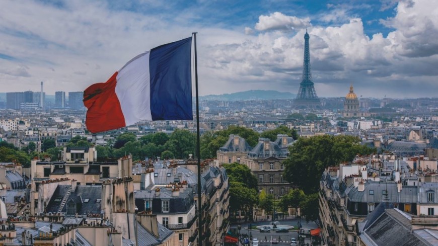 Социальная политика против еврориторики: что предлагают французам Ле Пен и Макрон