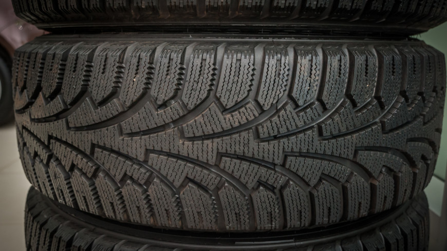 «Пора переобуться»: автоэксперт рассказал, почему важно вовремя менять зимние шины на летние